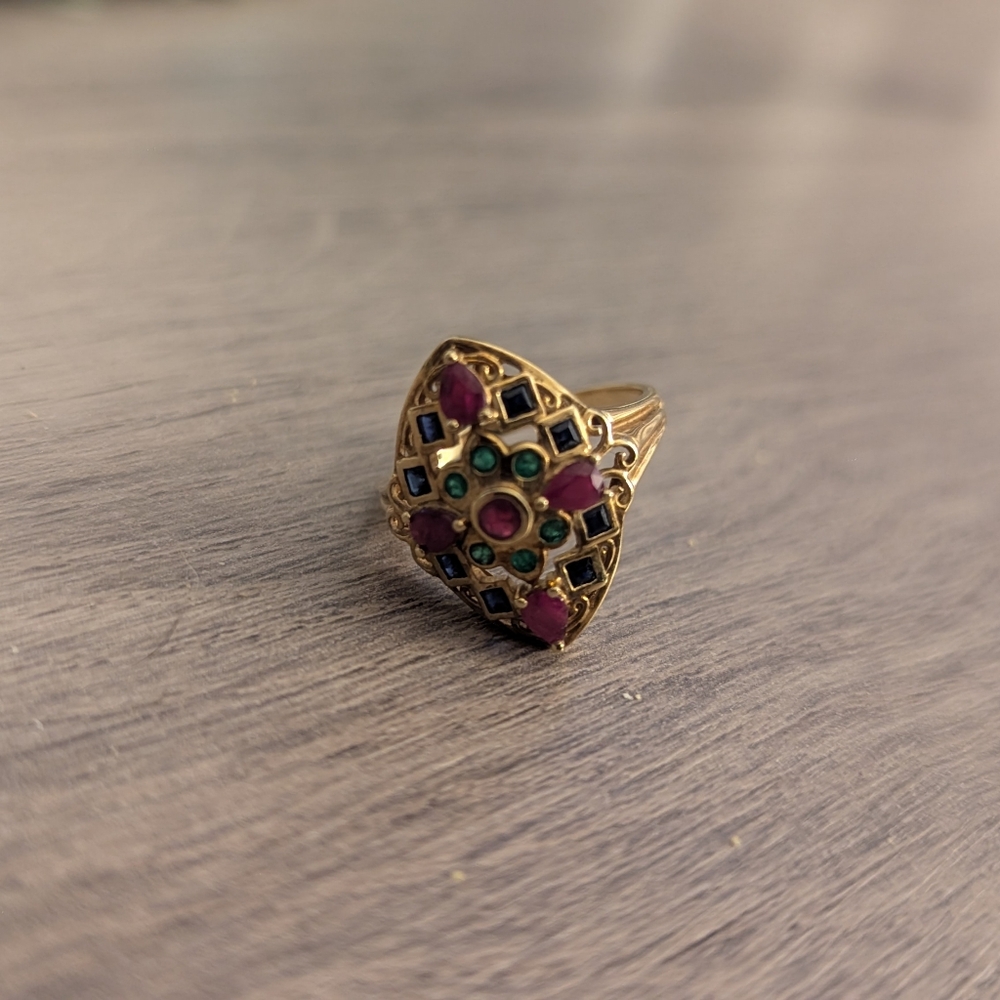 Elegant Gold Gemstone Ring